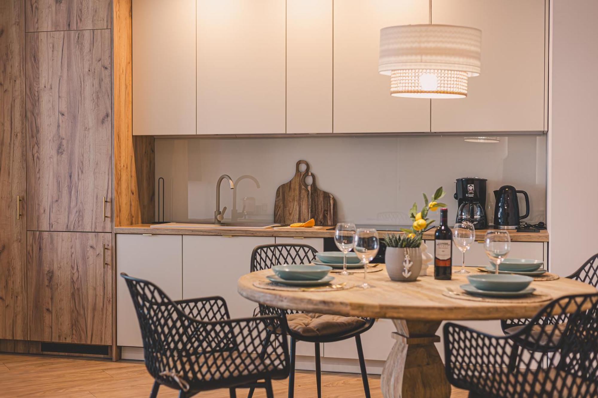 2homerent Let's Sea Apartment *